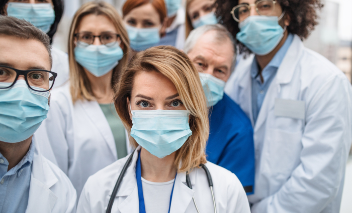 Foto verplegend personeel masker.jpeg